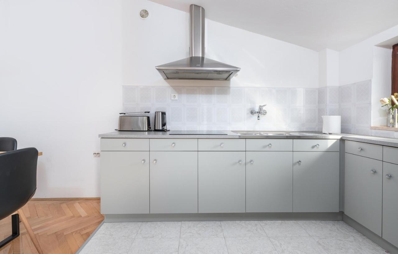 Apartman Gracia Porec Exterior photo